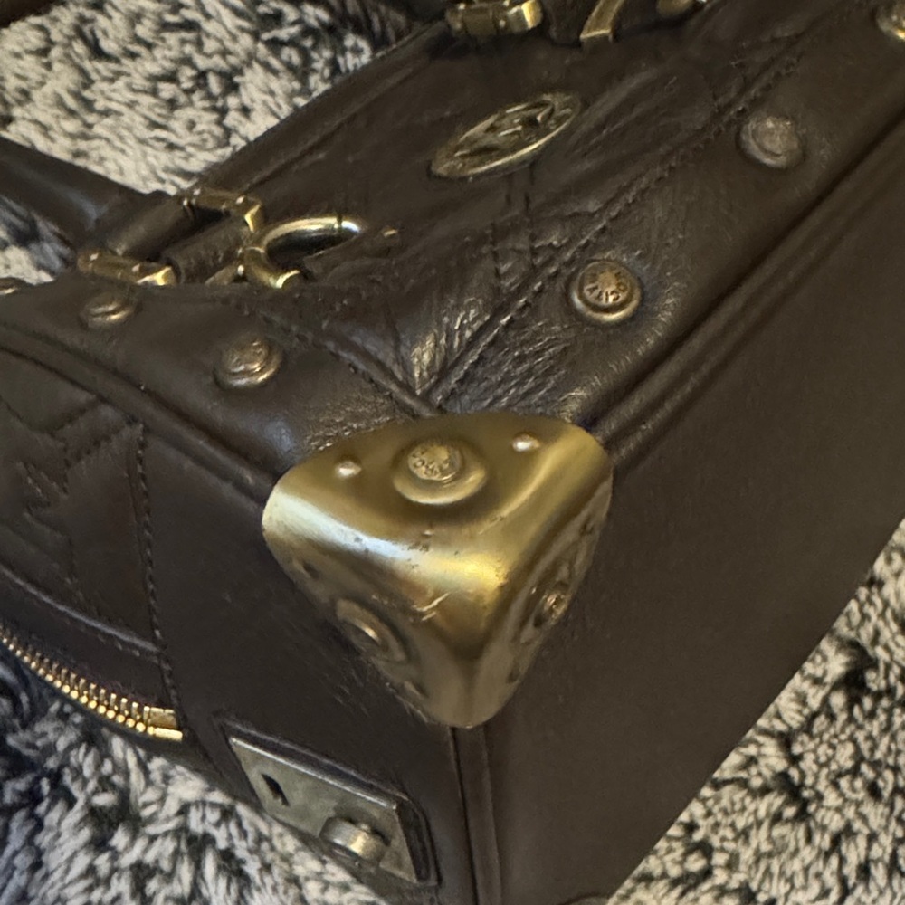 Metrocity Quilted Brown Leather Satchel - Picture 13 of 16